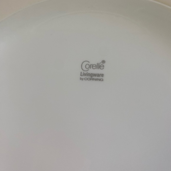 Corelle Spring Blossom Crazy Daisy Luncheon Salad Plates Set of 2. They are 8.5” - Picture 3 of 4